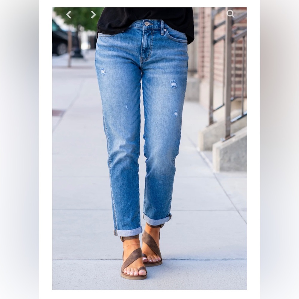 KanCan Isla Mid Rise Boyfriend Jeans